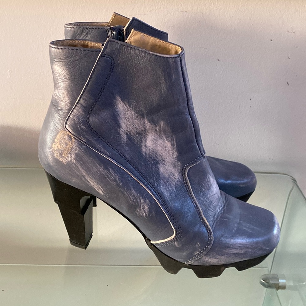 Like Smug Prophecy Boots